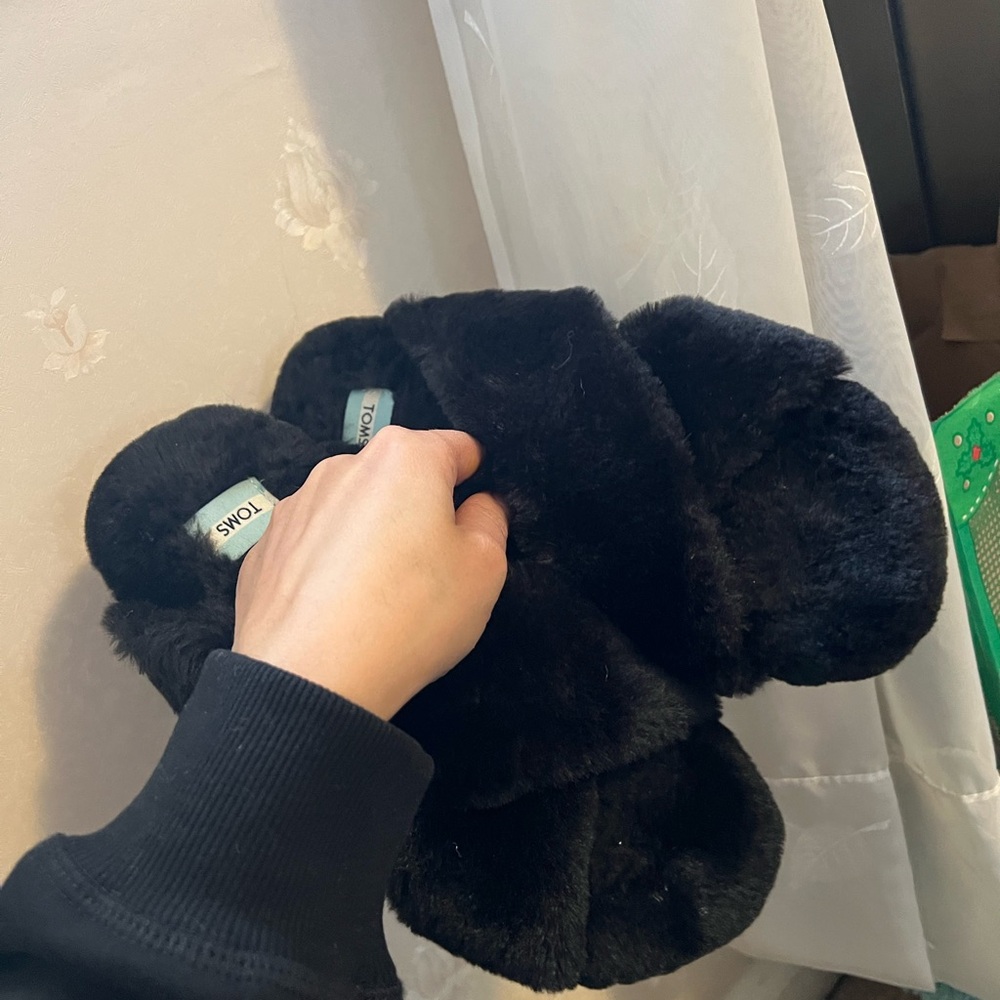TOMS Black Faux Fur Slippers